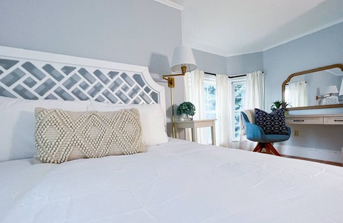 Glen Cove House | Charming Victorian with Unobstructed Ocean Views Private Access to the Ocean