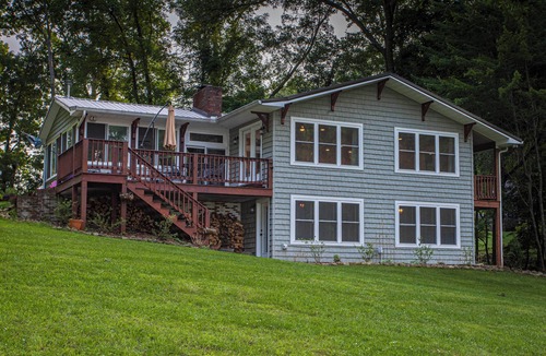 Estill Springs House | Charming waterfront, 3-bedroom house, on Tims Ford Lake.