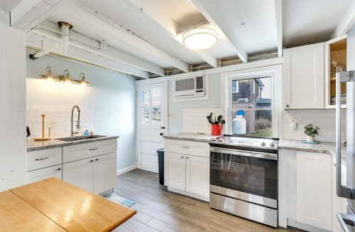 Westbrook Center Cottage | Charming Westbrook Cottage, Steps to Private Beach