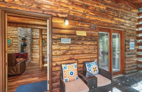 East Wakefield Cabin | Charming year round lake view cabin!