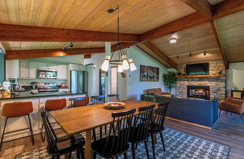 Beech Mountain House | Chasing Birdies- Fully renovated, Beech Mountain Club access!