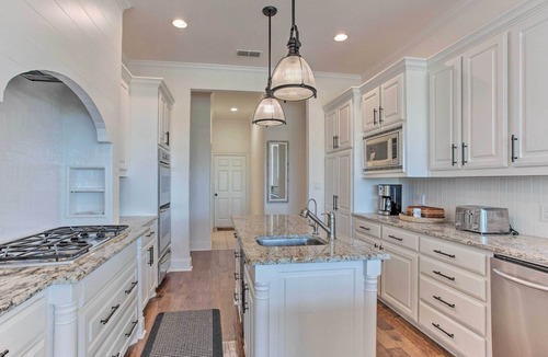 Pilot Point Villa | Chic Ranch Villa < 5 Mi to Lake Ray Roberts!