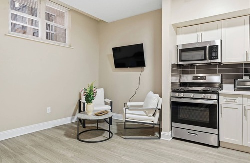 Downtown Apartment | Chic Studio Retreat in New Haven