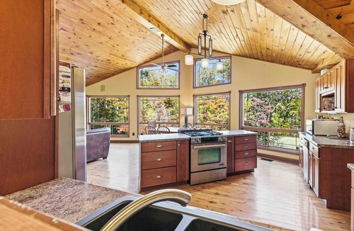 Sautee Nacoochee Ski Chalet | Chimney Mountain Chalet - 10% OFF or 4th Night Free - Ask for details