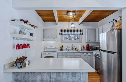 West Hartford House | Chittenden Chalet with Pool, Golf & Club Access