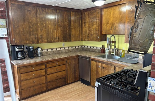 Seward House | Clean, rustic Seward home near downtown, waterfront, SeaLife Center, & adventure