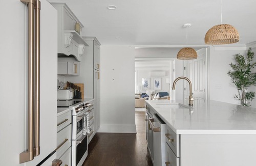 Kennebunk Hotel | Coastal spacious Retreat downtown Kennebunkport village
