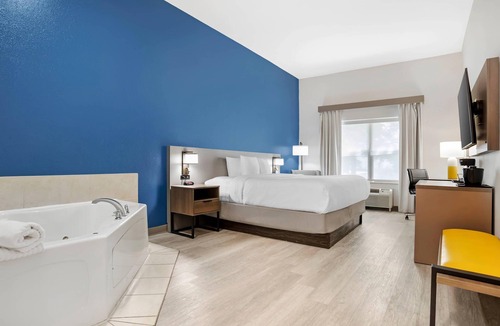 Dothan Hotel | Comfort Inn & Suites Dothan Northside Plaza