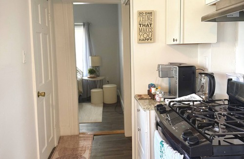 Dedham Apartment | Comfortable 2-BR Apt, Eat-In Kitchen & Parking, Quiet Location+Train to Boston