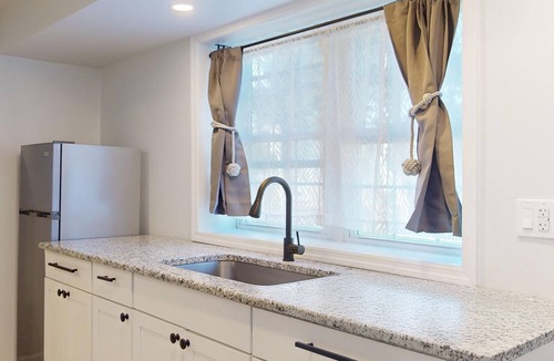 Lower Township Hotel | Comfortable Coastal Retreat with Two Queen Beds - Suite Room
