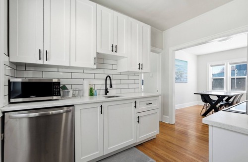 Winnipeg House | Comfortable Crescentwood Bungalow | 3 Bed | 2 Bath |