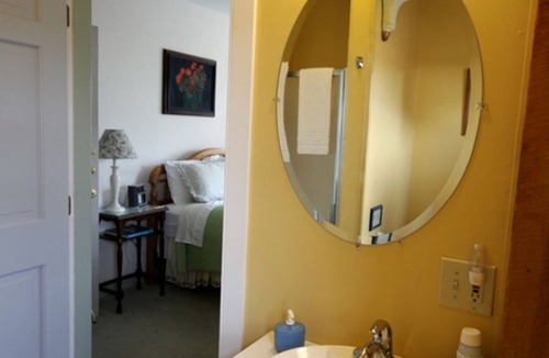 Hallowell Cabin | Comfortable Honeymoon Suite on a Farmstead near Augusta, Maine