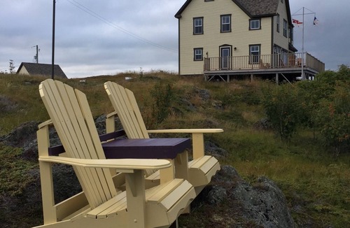 Trinity Cottage | COMMANDER'S KEEP VACATION HOME - 4 1/2 ⭐️