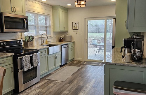 Alexis House | Completely updated Farmhouse with everything you will need! Relax and enjoy!
