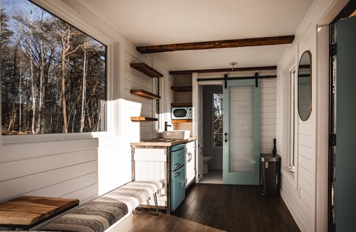 Hiawassee Cabin | Container Treehouse by Hiawassee Glamping