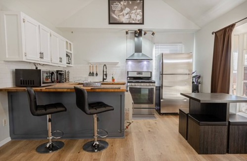 Fortson Cottage | Convenient Cottage Unit w/grill close to Hospitals, Restaurants and Ft Moore
