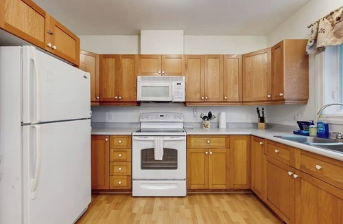 Bar Harbor Cabin | Convenient home with deck, grill, & washer/dryer - walk into town & Acadia