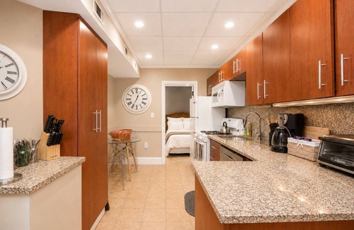 Coolidge Corner South Side Apartment | Coolidge Cor 1B Near Coolidge Corner & MBTA Acces
