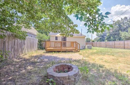 Cooper-Young Historic District Villa | Cooper Young Bungalow with huge fenced backyard