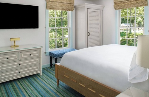 Shelter Island Heights Hotel | Corner Preferred Room | The Pridwin Hotel and Cottages