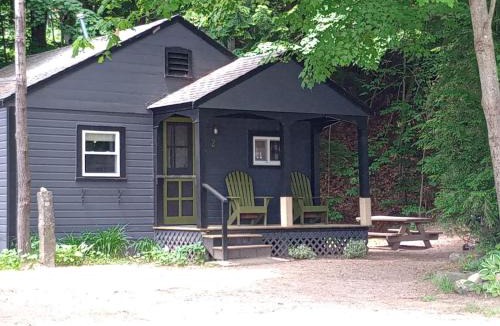 Holderness Hotel | Cottage Place on Squam Lake