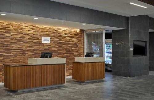 Locust Point Hotel | Courtyard Baltimore Downtown/McHenry Row