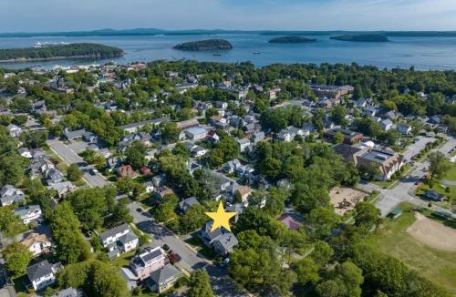 Bar Harbor Apartment | Cozy 1 BR with 4min Walk to Downtown x Blueberry Hill x