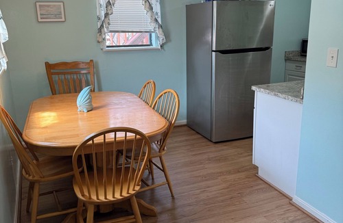 Hampton Apartment | Cozy 4 bedroom unit, 5 min walk from the beach and boardwalk!
