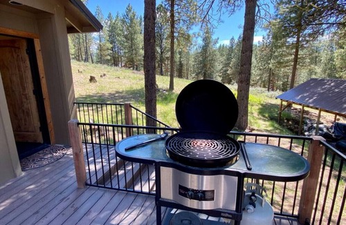 Cascade Ski Chalet | Cozy Cascade Cabin, Short Walk to the Lake!