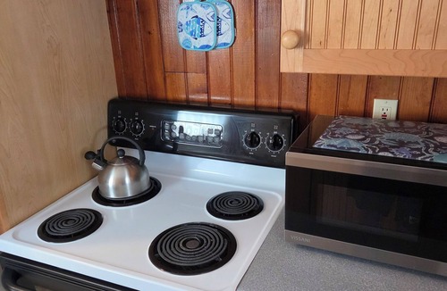Ogunquit Cabin | Cozy Cottage At Footbridge Beach - Great Fall and Spring Rates