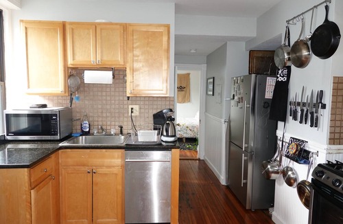 East Boston Condo | Cozy full condo. Walkable to the T. Boston at your doorstep.