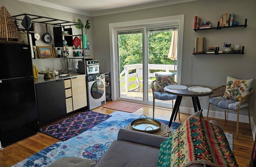 Guilford Apartment | Cozy Private Studio with WiFi, Balcony, Kitchenette in Charming Guilford