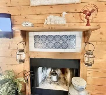 Table Rock Apartment | Cozy Rustic Cabin! 3 miles from the strip!
