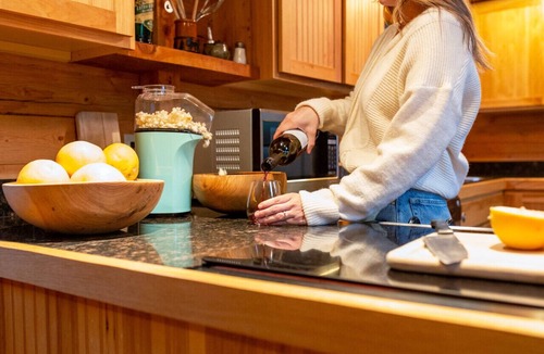 Bozeman House | Cozy Rustic Mountain Cabin | Breathtaking Views