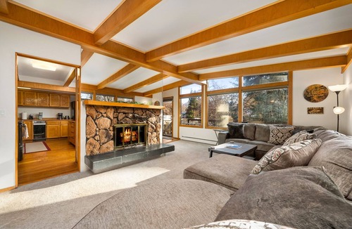 University Area House | Cozy Spacious 4-Level Home with XL HotTub in Midtown Anchorage