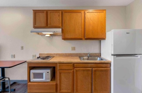 Pelham Apartment | Cozy Studio 6 Pelham|1 Full Bed, Smoking| Kitchen