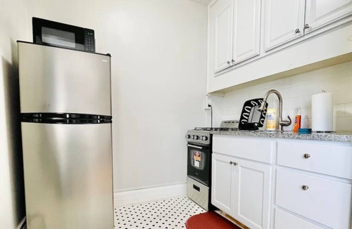 Dwight Apartment | Cozy Studio Apartment In Downtown New Haven
