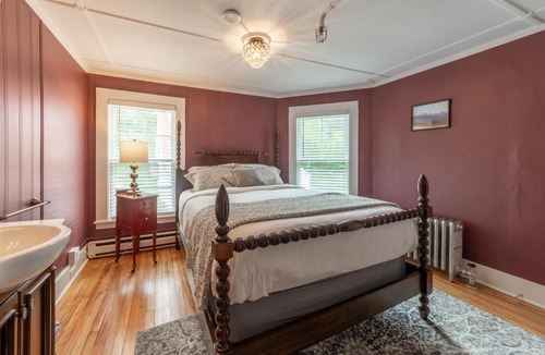 North Conway Cabin | Cranmore Mountain Lodge Bed & Breakfast