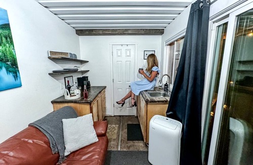 Monument Cabin | Creekside Container Glamping for a Nature Escape in Monument, Colorado