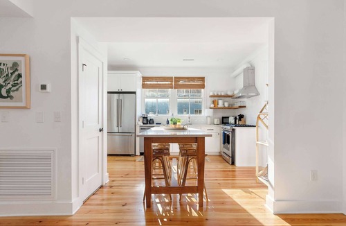 Downtown Charleston House | Crosstown @ King | Elegant Downtown Stay Near King