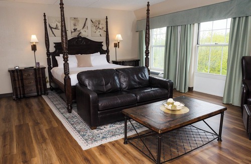 Holyoke Hotel | D. Hotel Suites & Spa