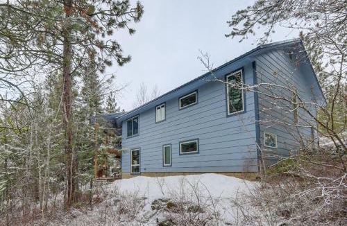 Cascade House | Deck + Game Room: Secluded Cabin Near Lake Cascade