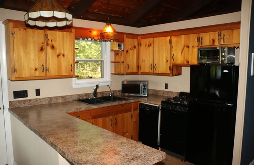 East Wakefield House | DIRECT Lake Waterfront - Peace and quiet; dog friendly!