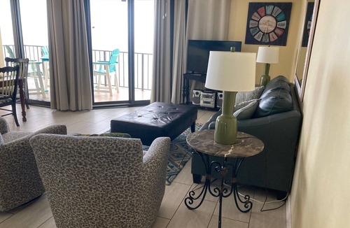 Orange Beach Condo | DISCOUNTED RATES! BREATHTAKING VIEWS FROM BEAUTIFUL CORNER UNIT! 3 BR/2 BA.