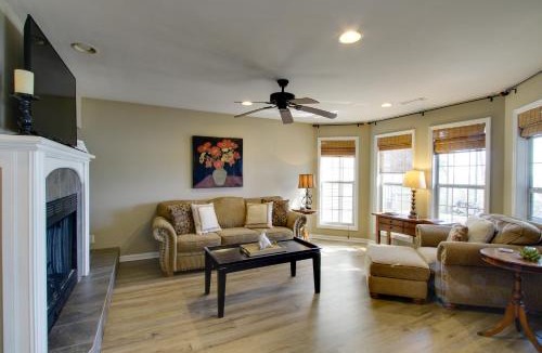 Abbeville House | Dock & Ramp Access: Water-View Gem on Lake Eufaula
