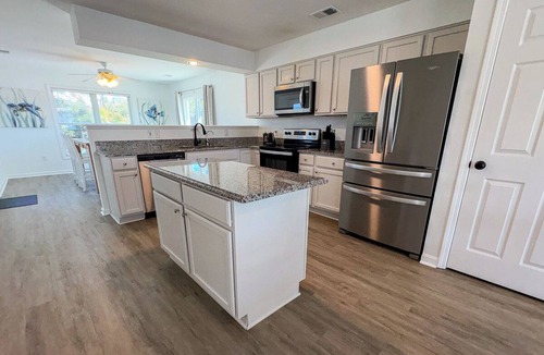 Carolina Dunes House | DOLPHIN DUNES - 7 BR Oceanside Retreat In DUCK - Pool, Dogs allowed