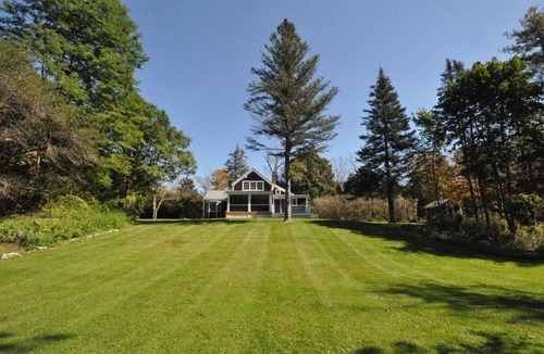 East Dorset House | Dorset/Battenkill River Retreat: ~12 mins to Manchester, Dorset, Bromley