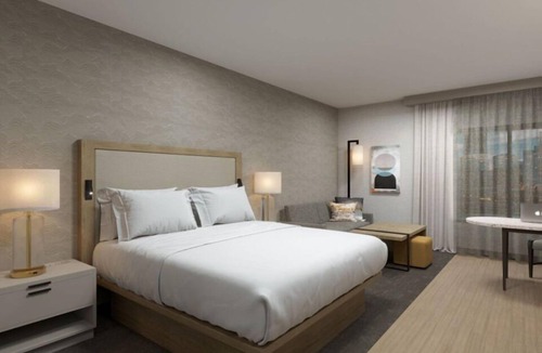 Milford Hotel | DoubleTree by Hilton Boston - Milford