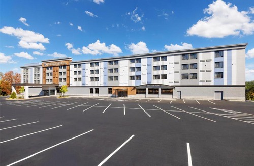 Concord Hotel | Doubletree By Hilton Concord Downtown