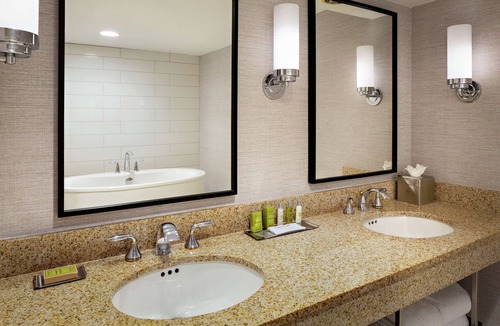 Fairfield Hotel | DoubleTree by Hilton Fairfield Hotel & Suites